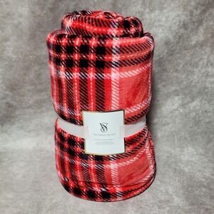 Victoria's Secret Plush Sherpa Fleece blanket Throw Plaid red/black 2024 Holiday